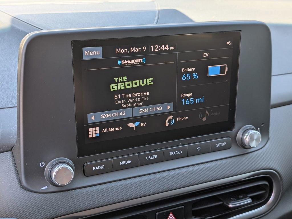 Used 2023 Hyundai Kona SE w/ Cargo Package image 25