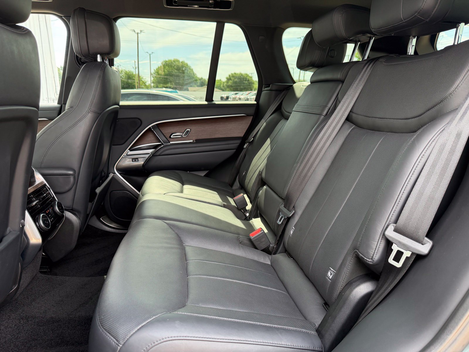 Used 2023 Land Rover Range Rover SE AWD/4WD image 21