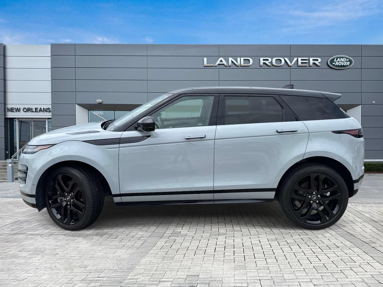 Used 2025 Land Rover Range Rover Evoque Dynamic SE AWD/4WD image 2