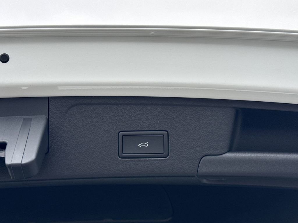 New 2026 Volkswagen Atlas Cross Sport SE image 16