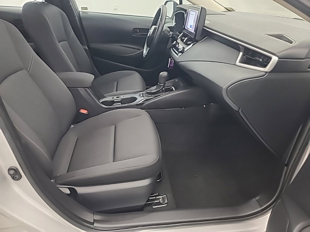 Used 2025 Toyota Corolla LE FWD image 16