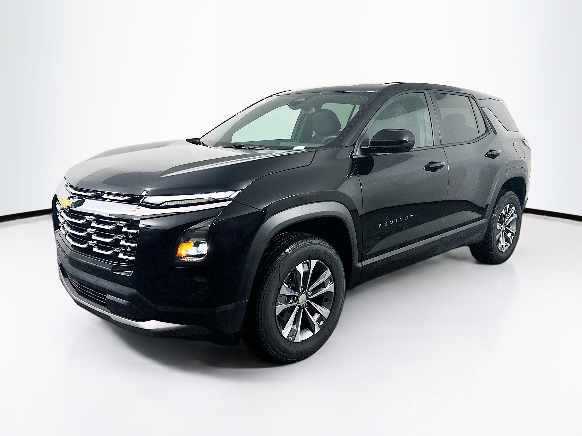 Used 2025 Chevrolet Equinox LT image 3