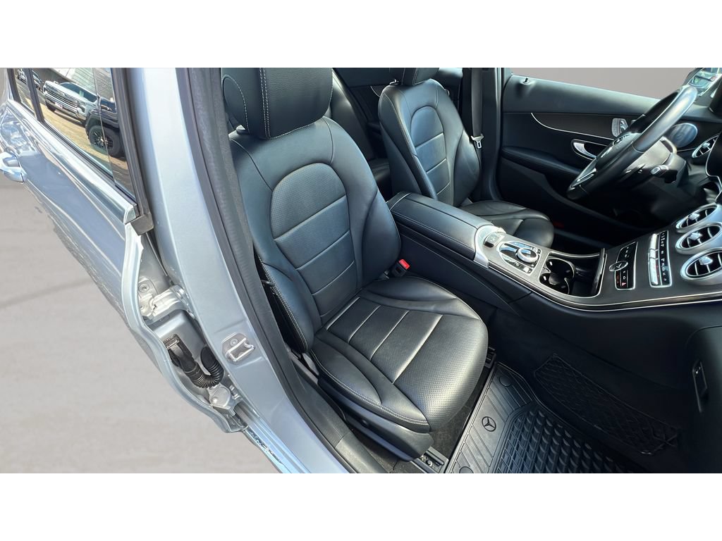 Used 2020 Mercedes-Benz C 300 4MATIC Sedan image 32