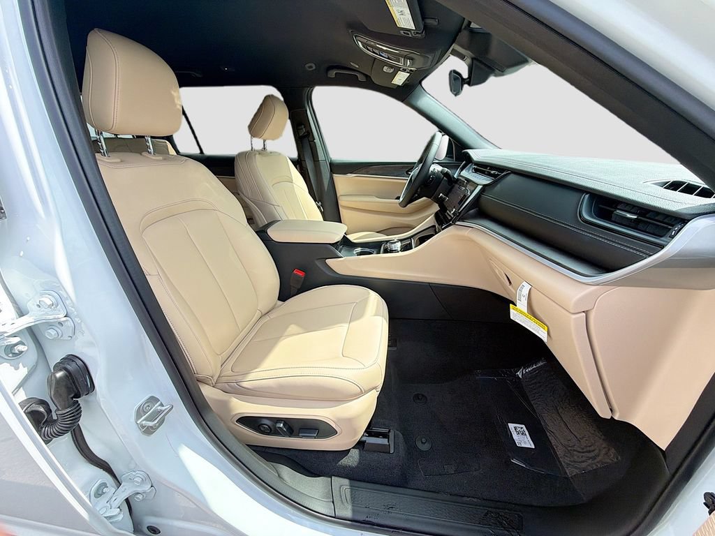 New 2026 Jeep Grand Cherokee L Limited AWD/4WD image 15