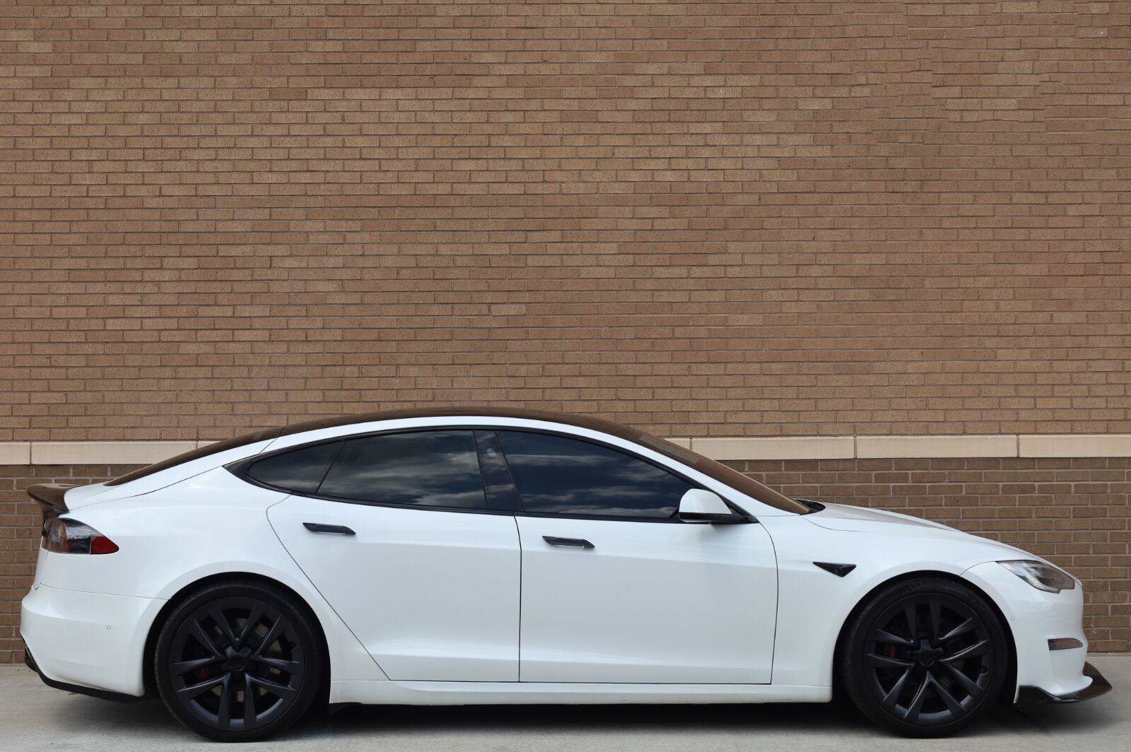 Used 2021 Tesla Model S Plaid AWD/4WD image 2