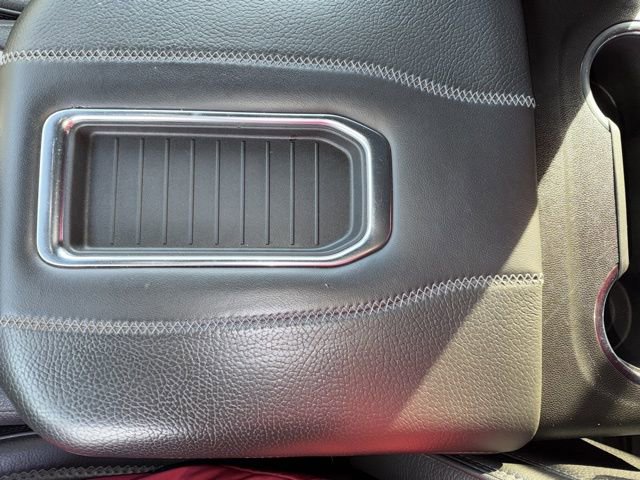 Used 2022 GMC Yukon XL Denali image 28