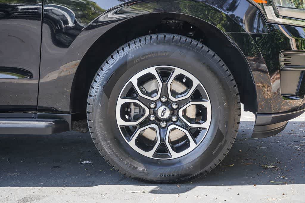 Used 2024 Ford Expedition XLT AWD/4WD image 9