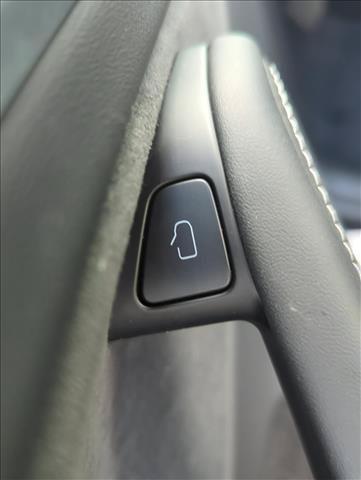 Used 2025 Tesla Model Y Long Range RWD image 12