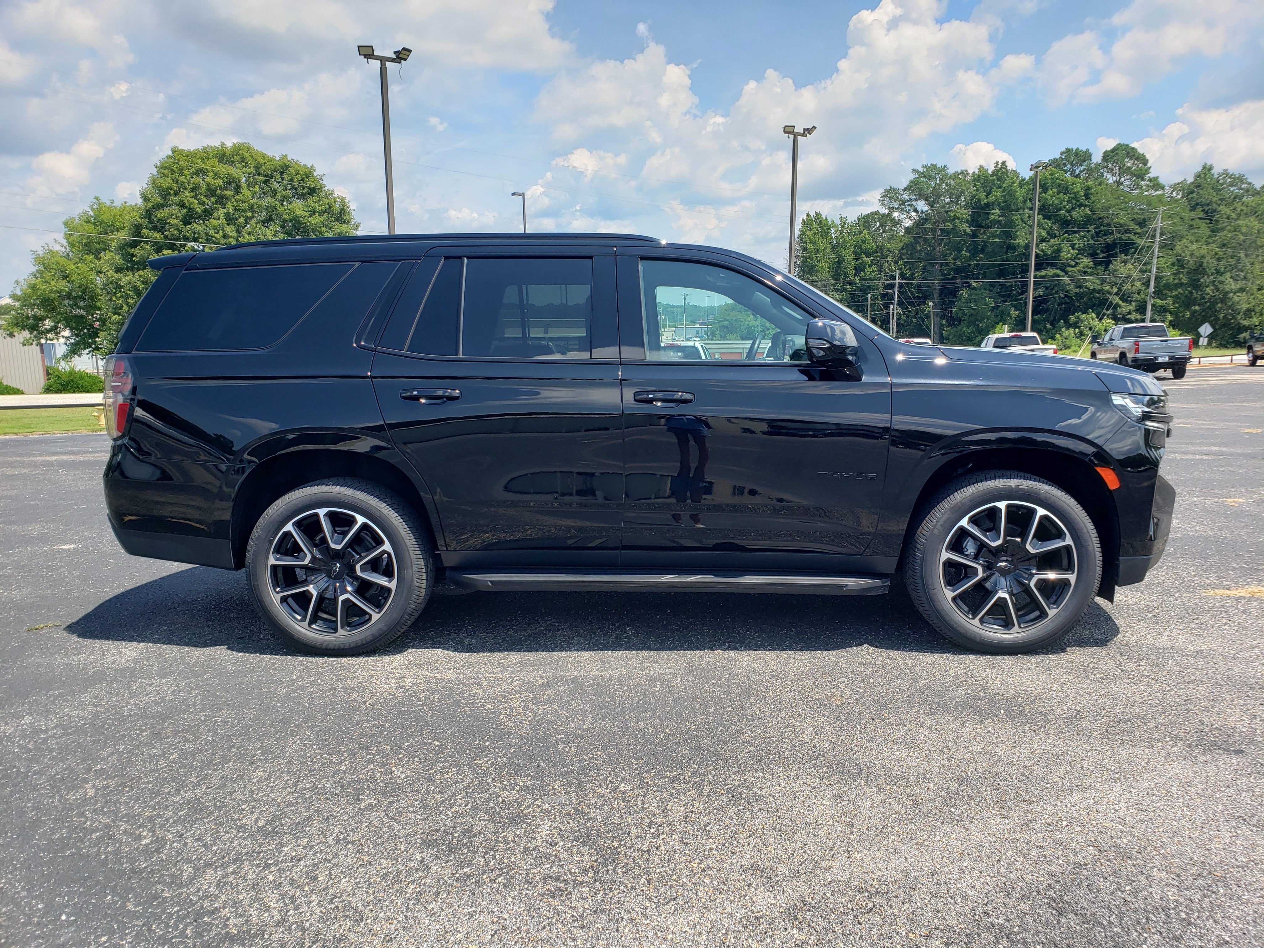 Used 2023 Chevrolet Tahoe RST w/ Luxury Package RWD image 5