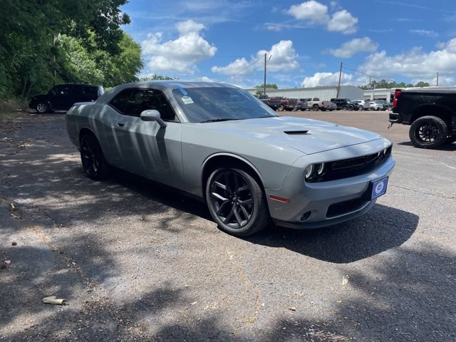 Used 2021 Dodge Challenger SXT w/ Driver Convenience Group RWD image 7