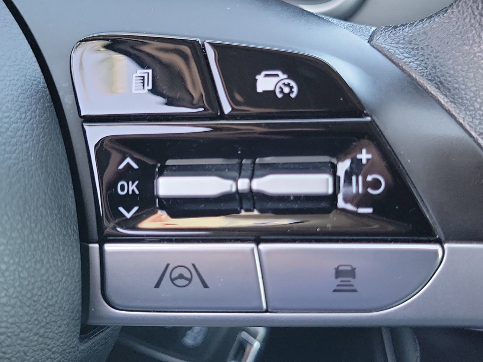 Certified 2024 Hyundai Tucson SE image 9