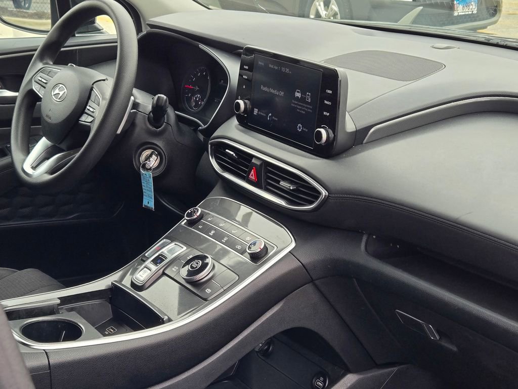 Used 2021 Hyundai Santa Fe SE image 11