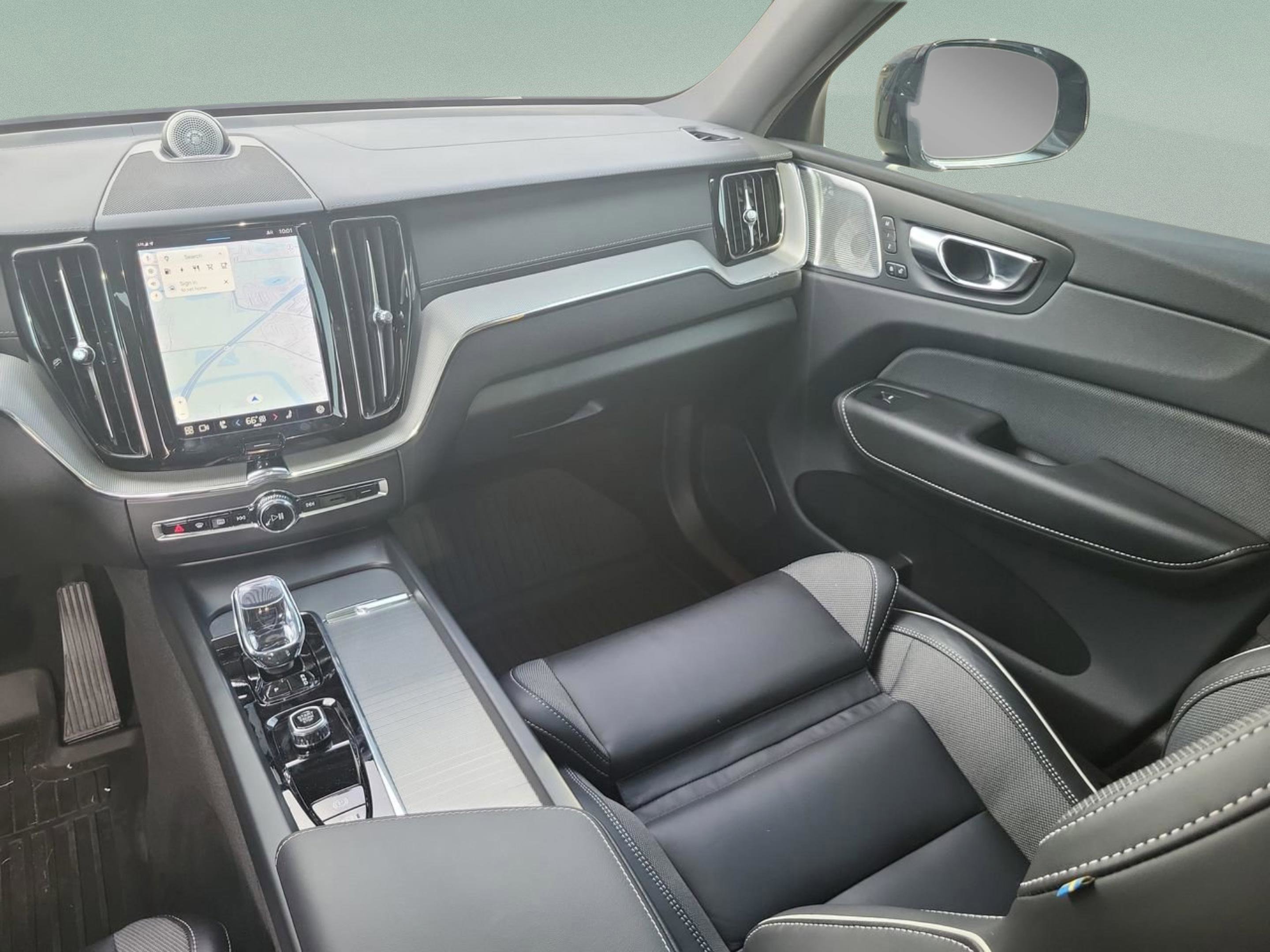 Used 2024 Volvo XC60 T8 Polestar w/ Protection Package Premier image 15