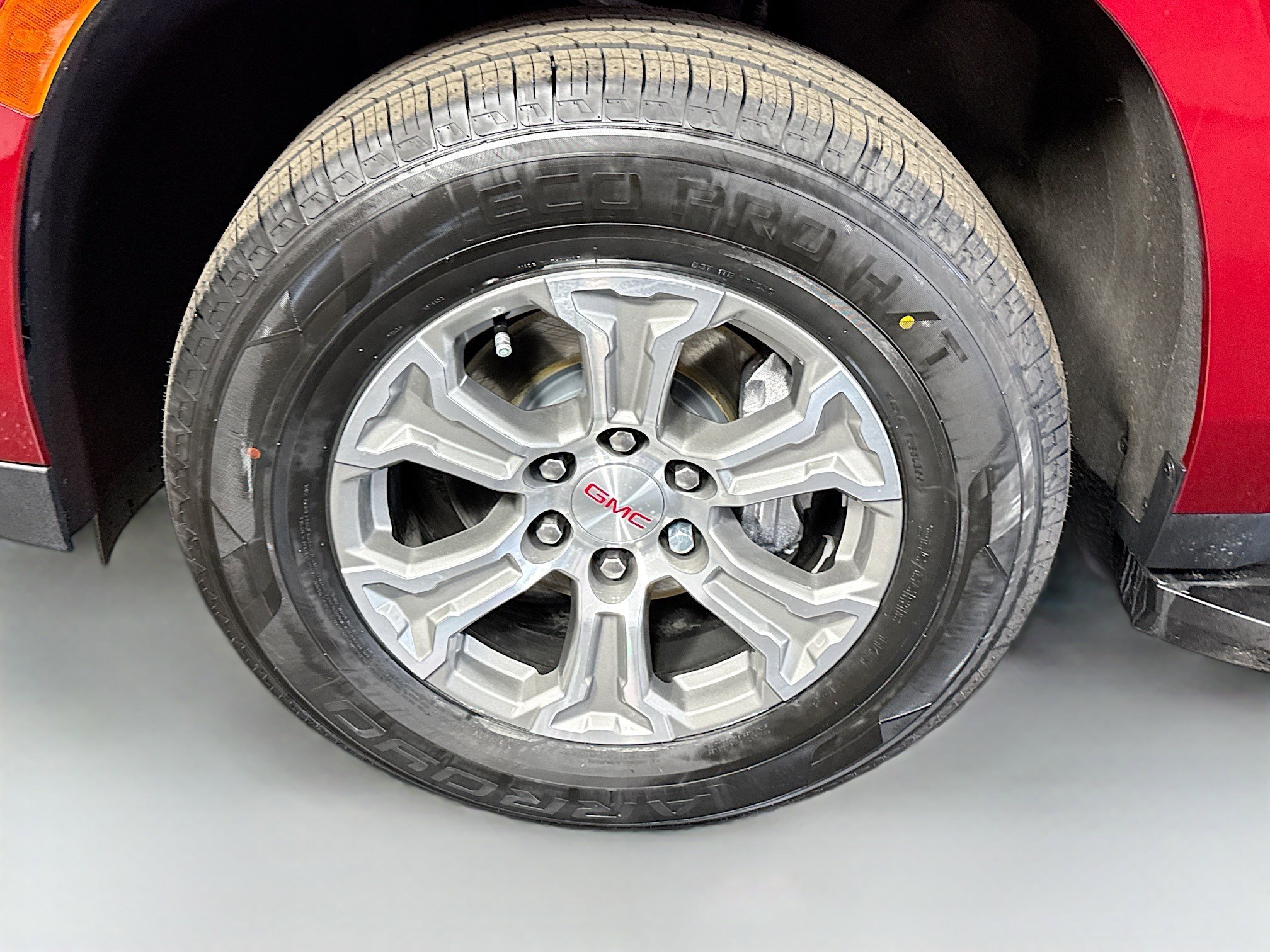 Used 2023 GMC Yukon SLE image 38