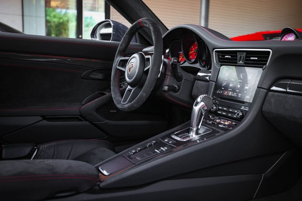 Used 2018 Porsche 911 GT2 RS RWD image 44