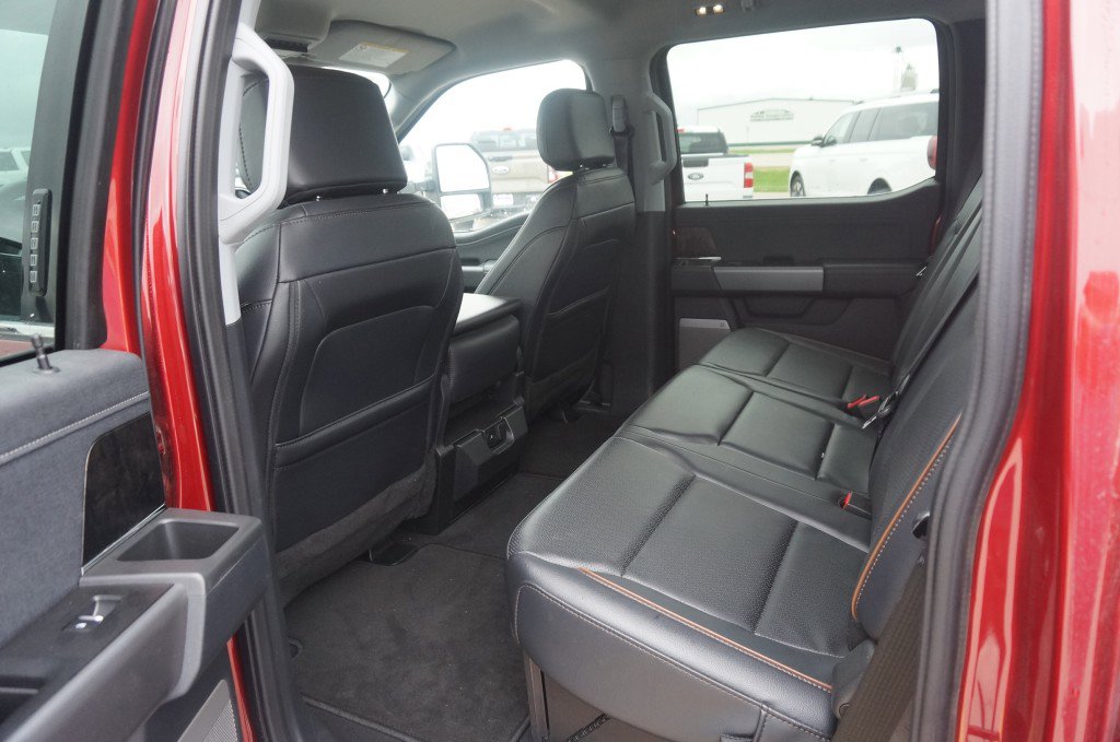 Used 2025 Ford F250 Lariat AWD/4WD image 8