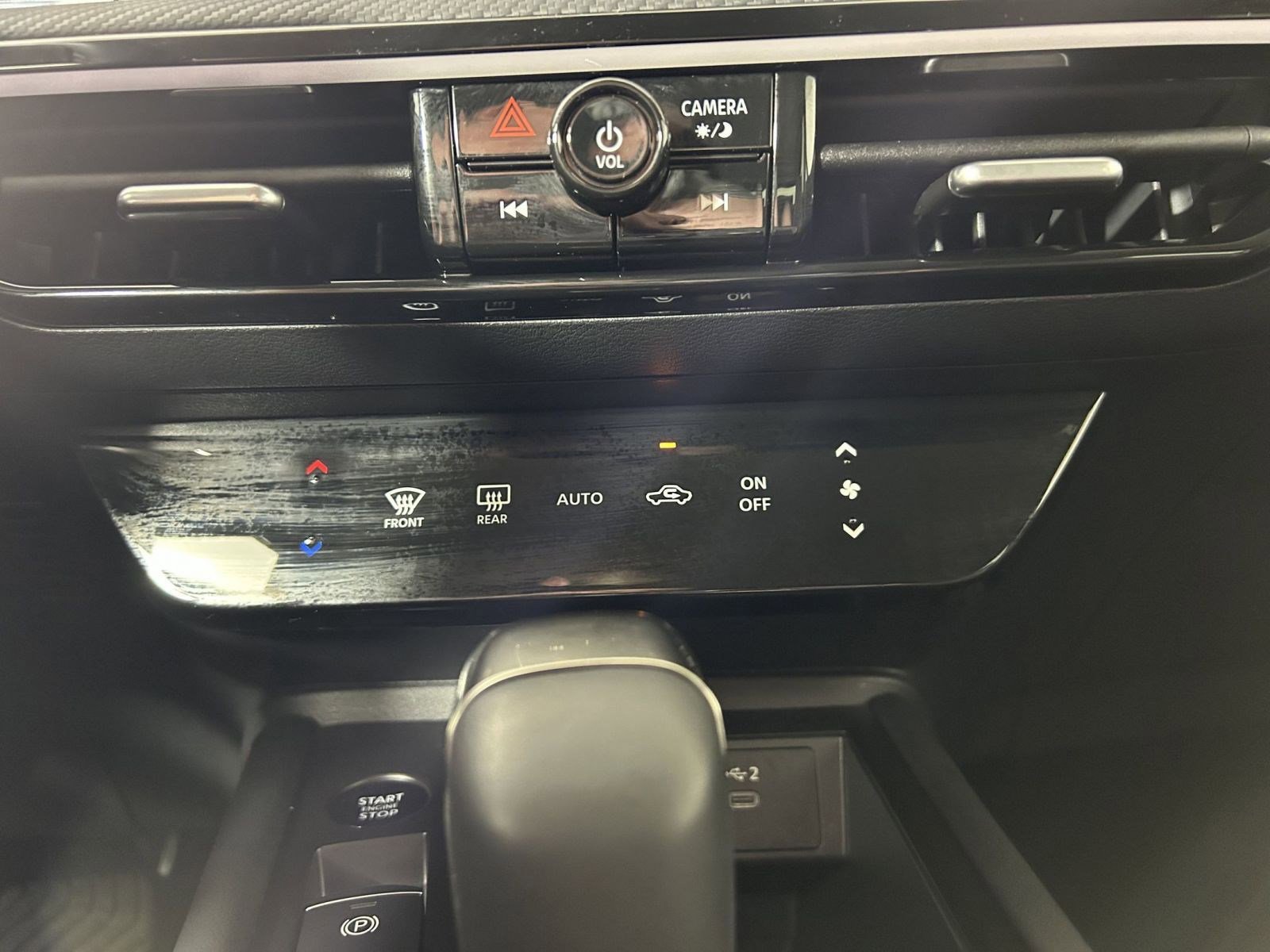 Used 2025 Nissan Kicks SR image 27