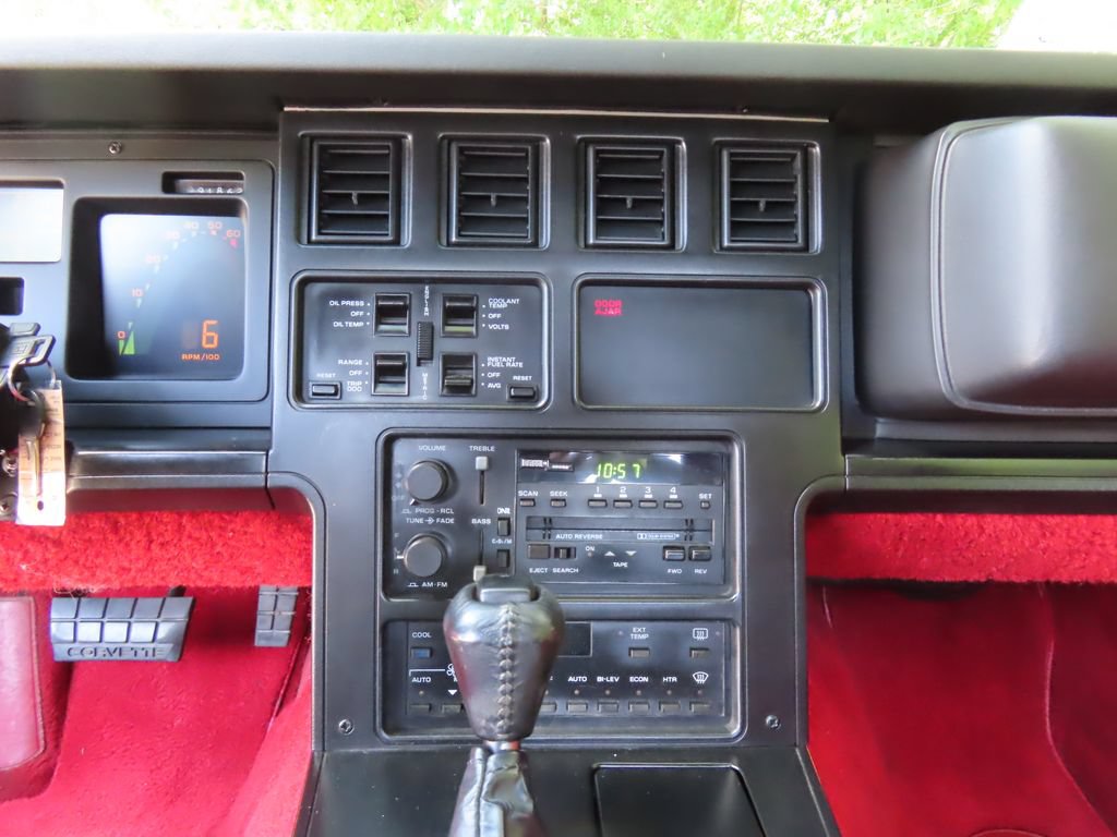 Used 1987 Chevrolet Corvette Convertible RWD image 14