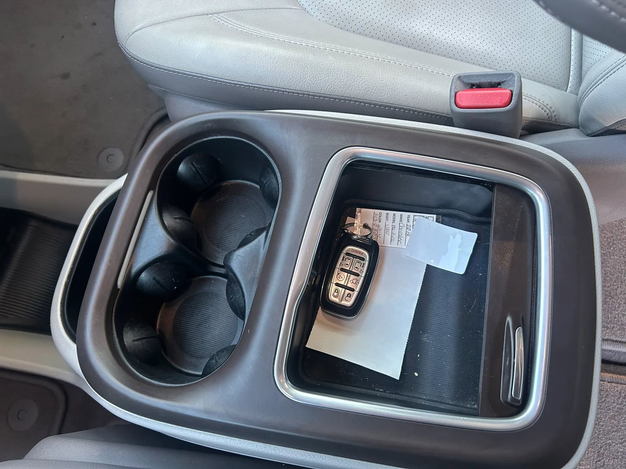 Used 2018 Chrysler Pacifica Touring-L Plus w/ Tire & Wheel Group FWD image 21