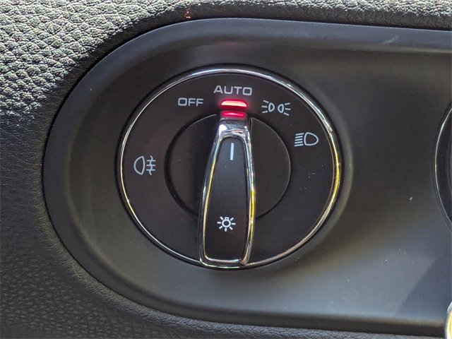 Used 2021 Porsche Macan image 25