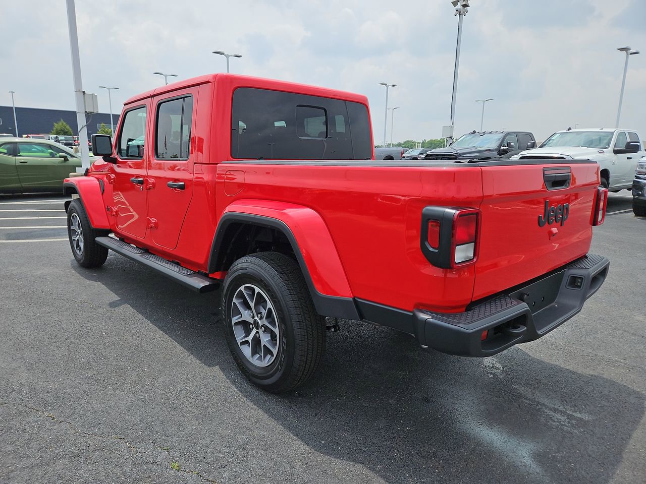 New 2025 Jeep Gladiator Sport image 5