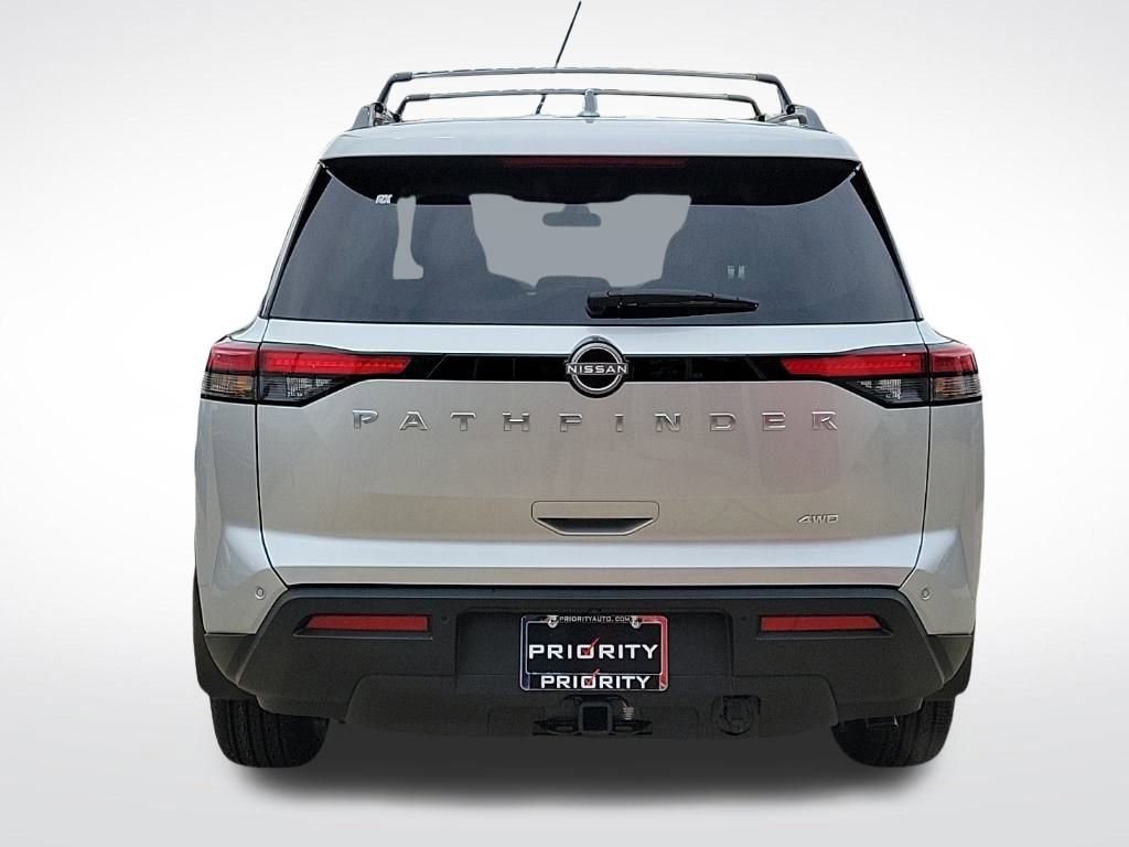 New 2025 Nissan Pathfinder SV image 4