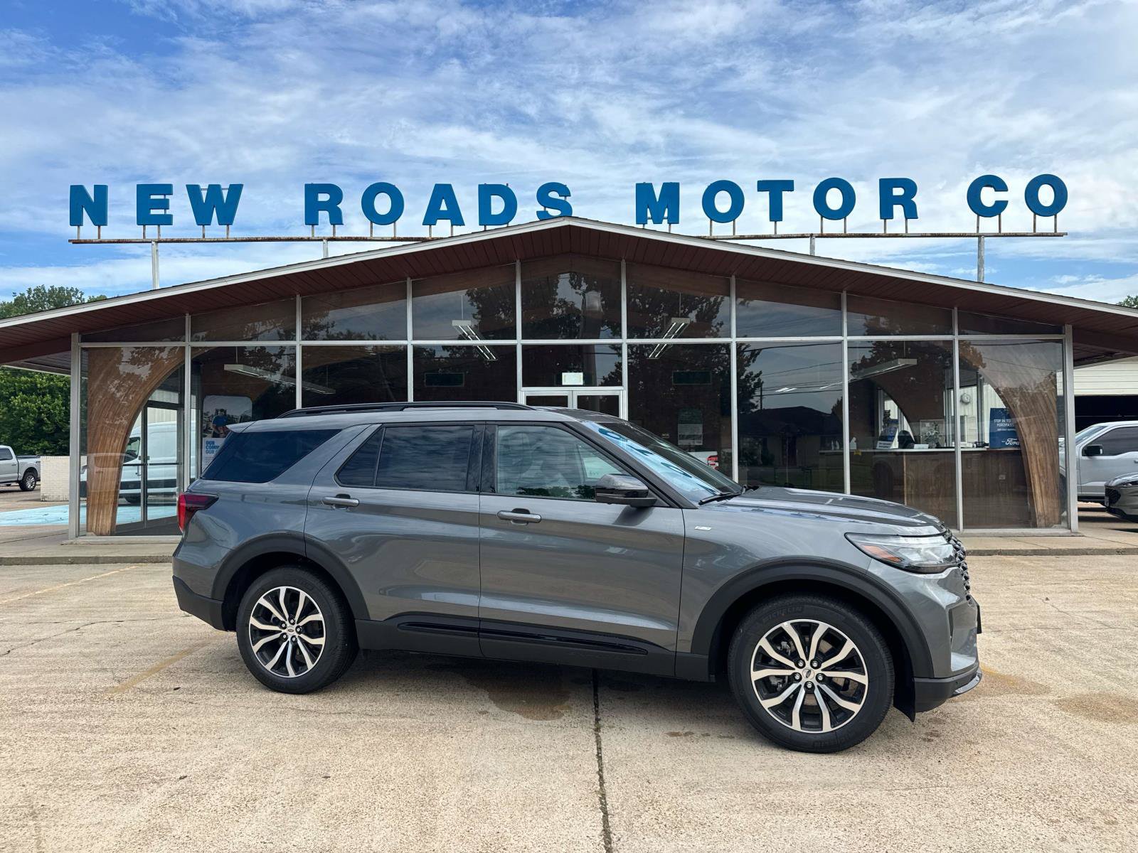 New 2026 Ford Explorer ST-Line w/ Premium Package RWD image 1