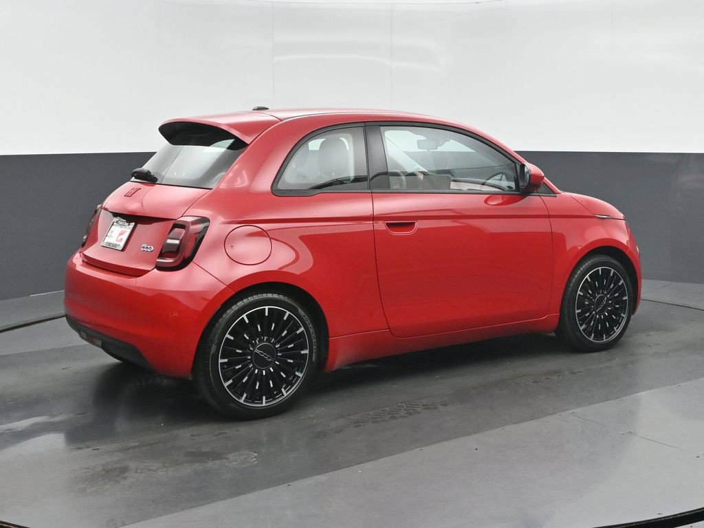 Used 2024 FIAT 500 e (RED) FWD image 3