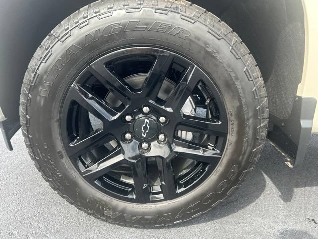 New 2026 Chevrolet Silverado 1500 Custom w/ Turbomax Blackout Package AWD/4WD image 10