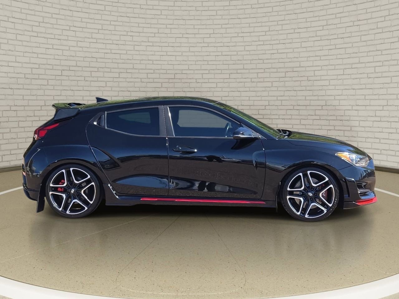Used 2019 Hyundai Veloster N N w/ Performance Package image 4