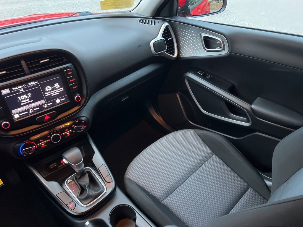 Used 2022 Kia Soul LX image 21