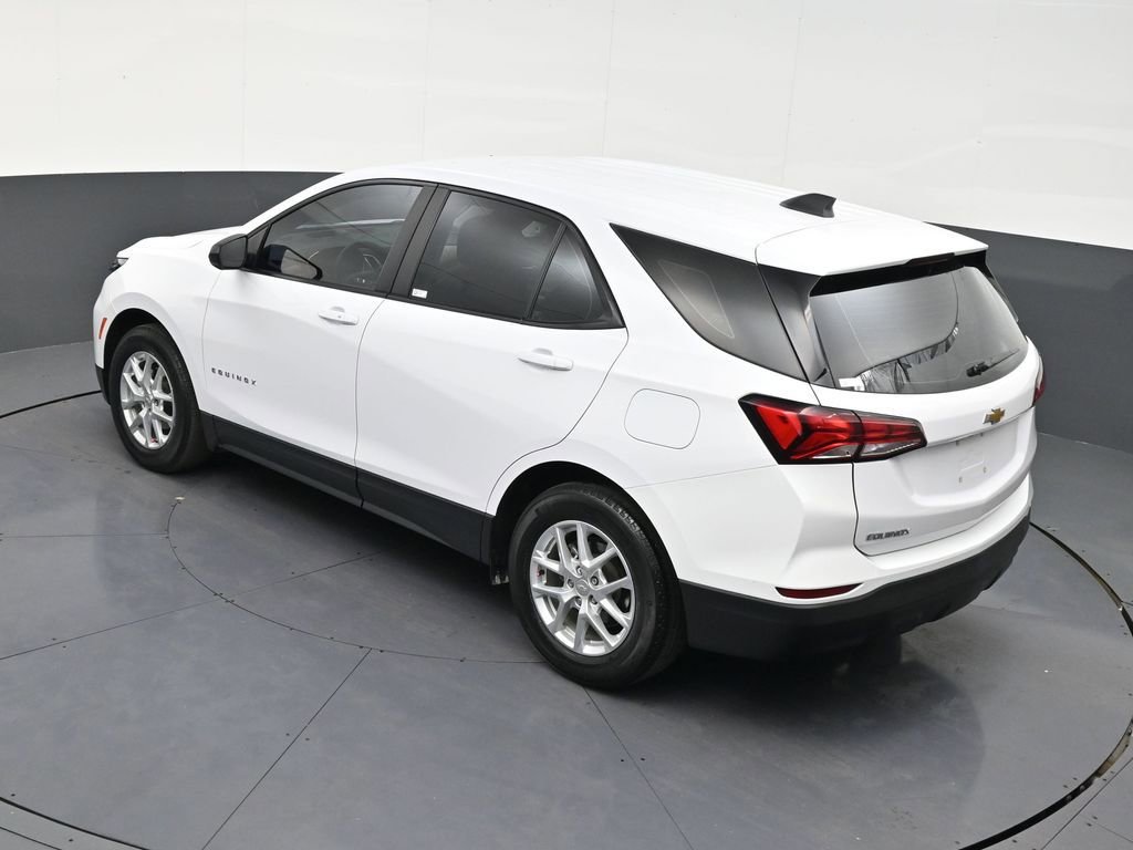 Used 2023 Chevrolet Equinox LS image 15