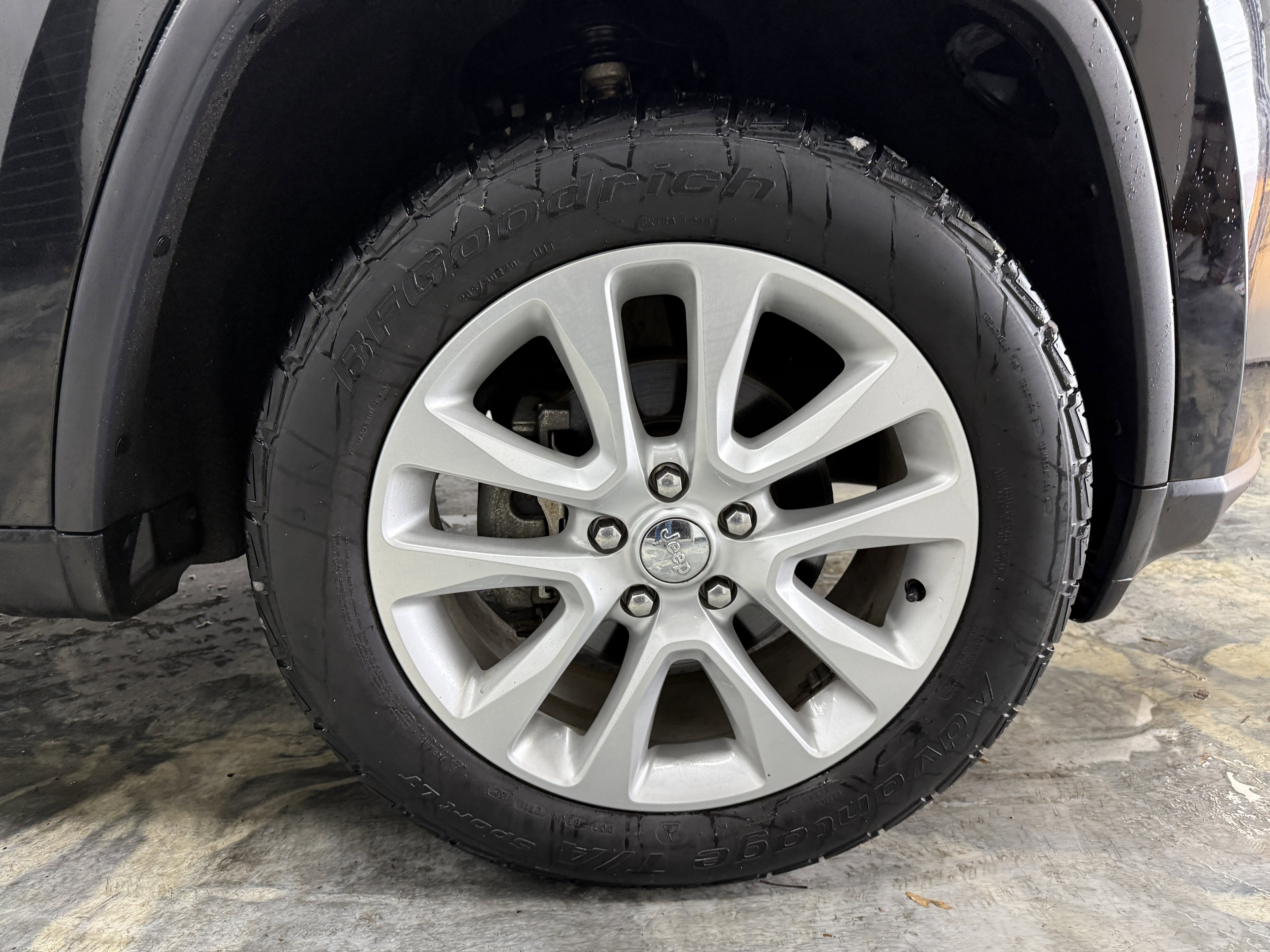 Used 2017 Jeep Grand Cherokee Limited image 26