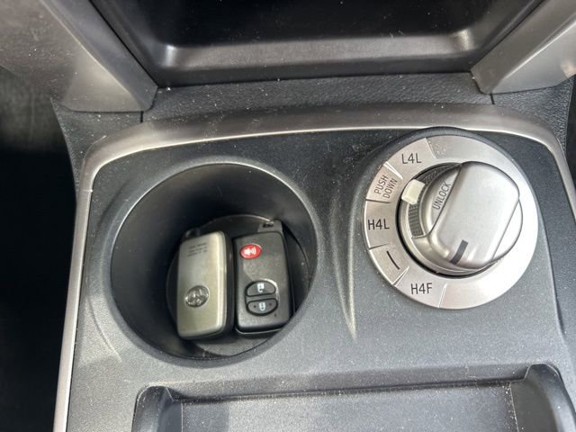 Used 2018 Toyota 4Runner Limited AWD/4WD image 19