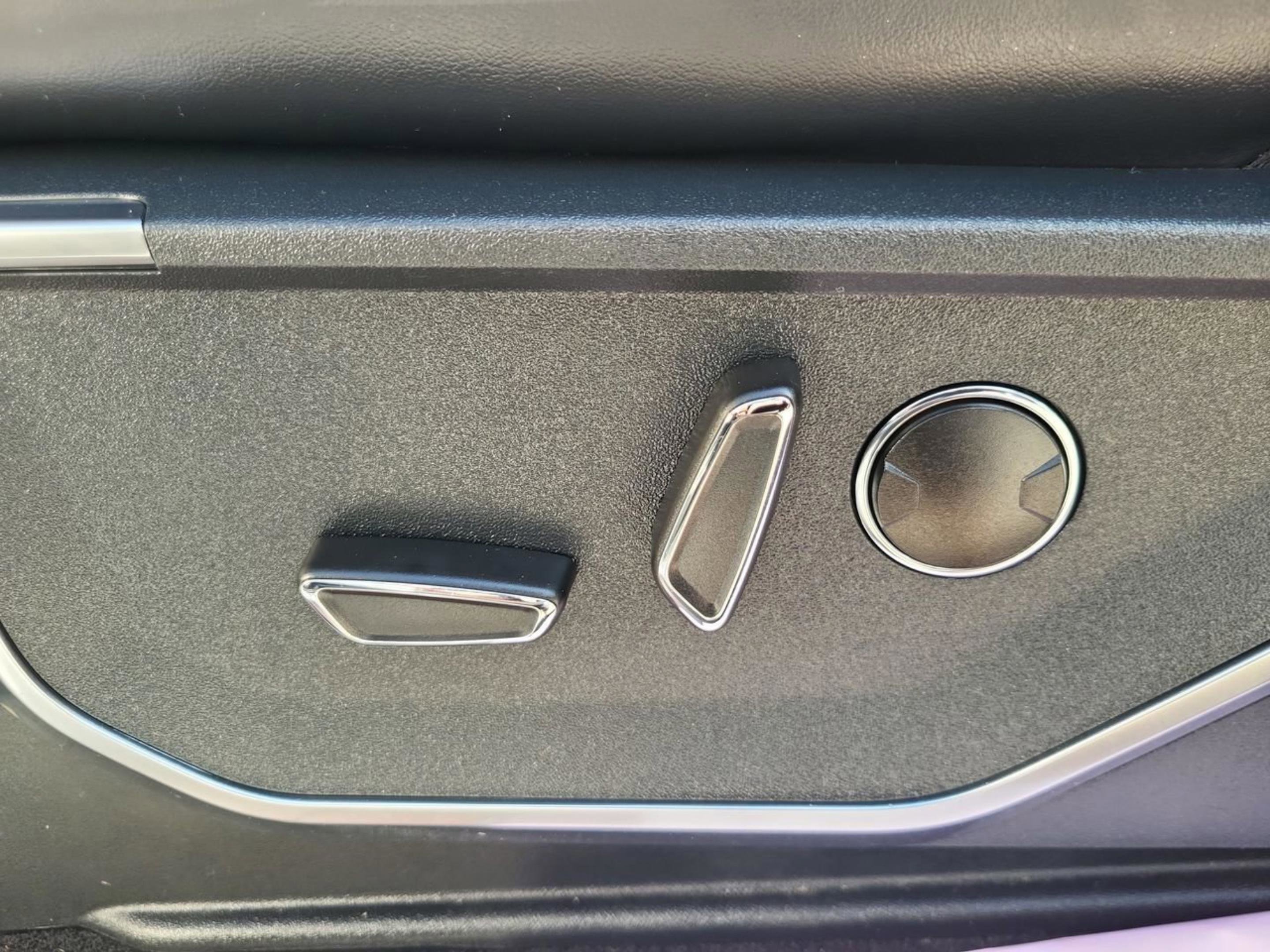 Used 2025 Ford F150 Raptor image 19