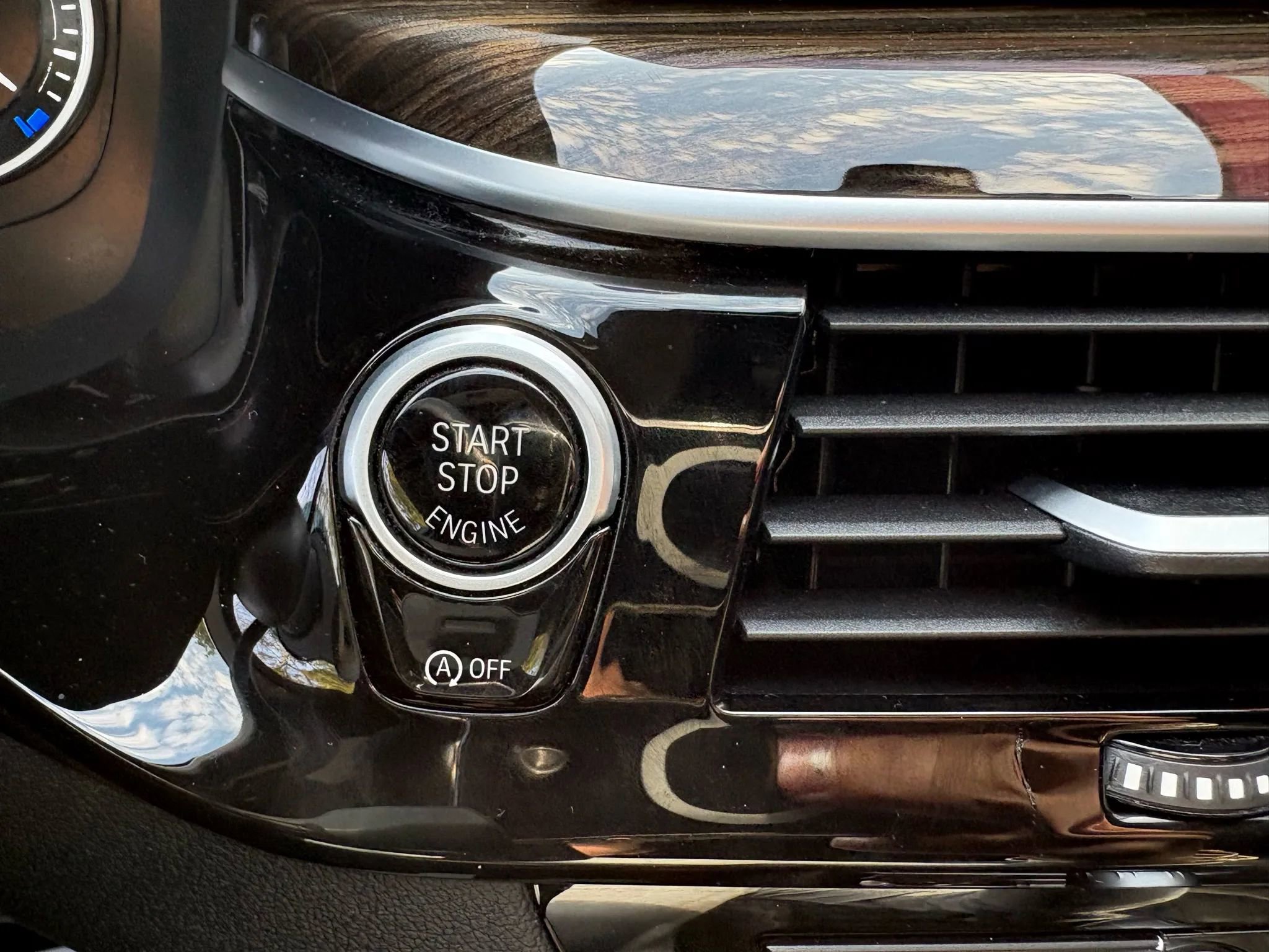 Used 2019 BMW 540i xDrive AWD/4WD image 32