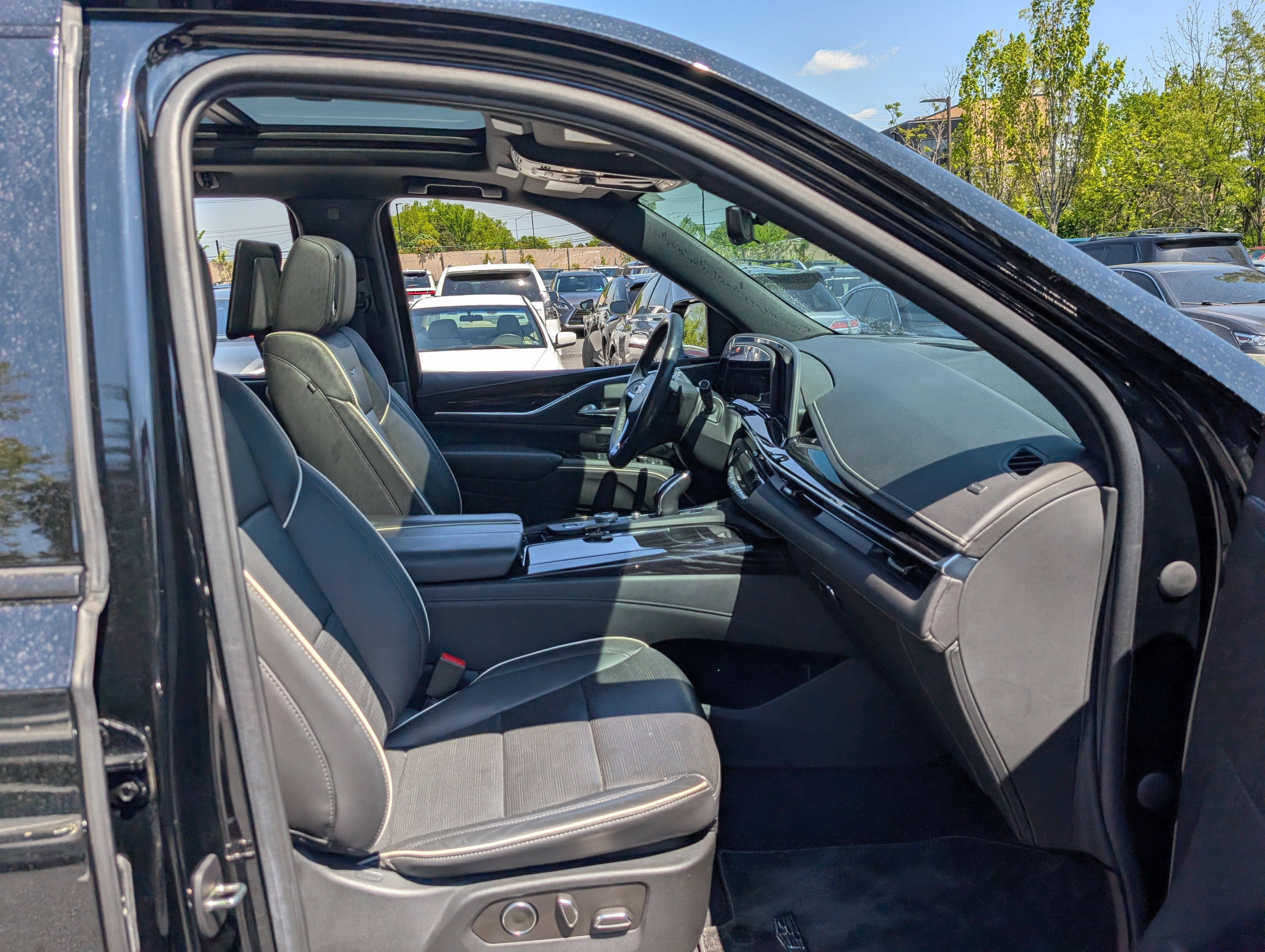 Used 2021 Cadillac Escalade Sport w/ Driver Assist Tech Package AWD/4WD image 10