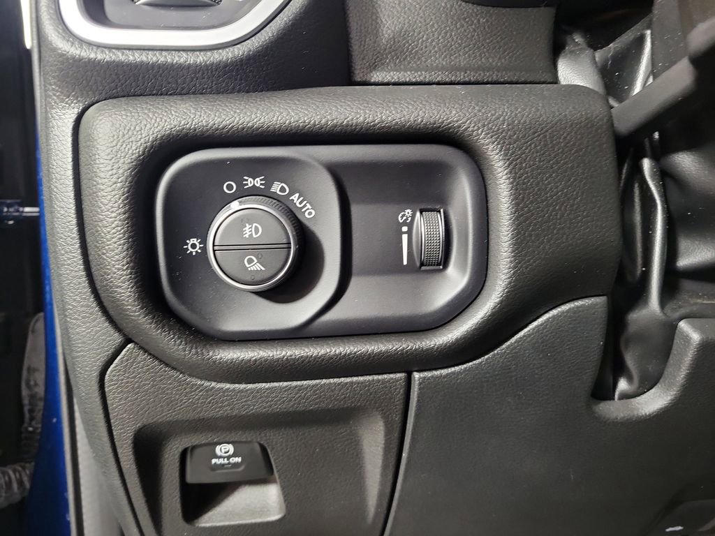 Used 2023 RAM 1500 Big Horn AWD/4WD image 14