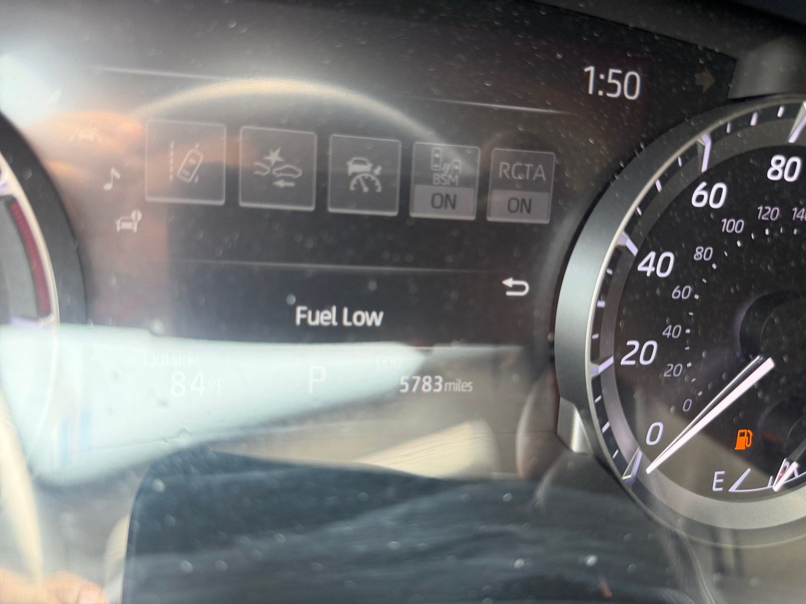 Used 2024 Toyota Highlander LE AWD/4WD image 11