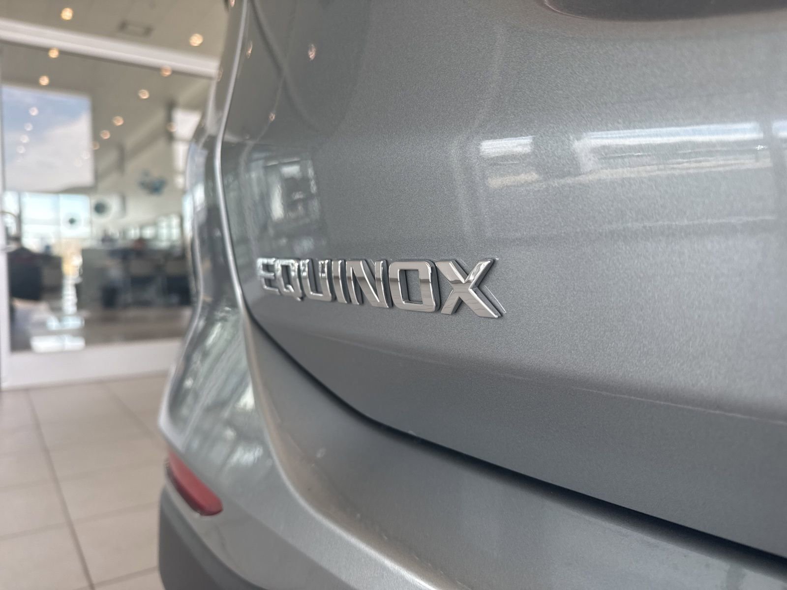 Used 2023 Chevrolet Equinox Premier image 11