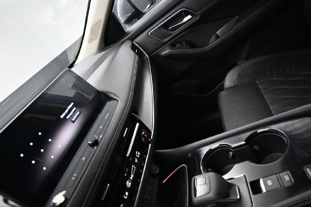 Used 2024 Nissan Rogue Platinum FWD image 17