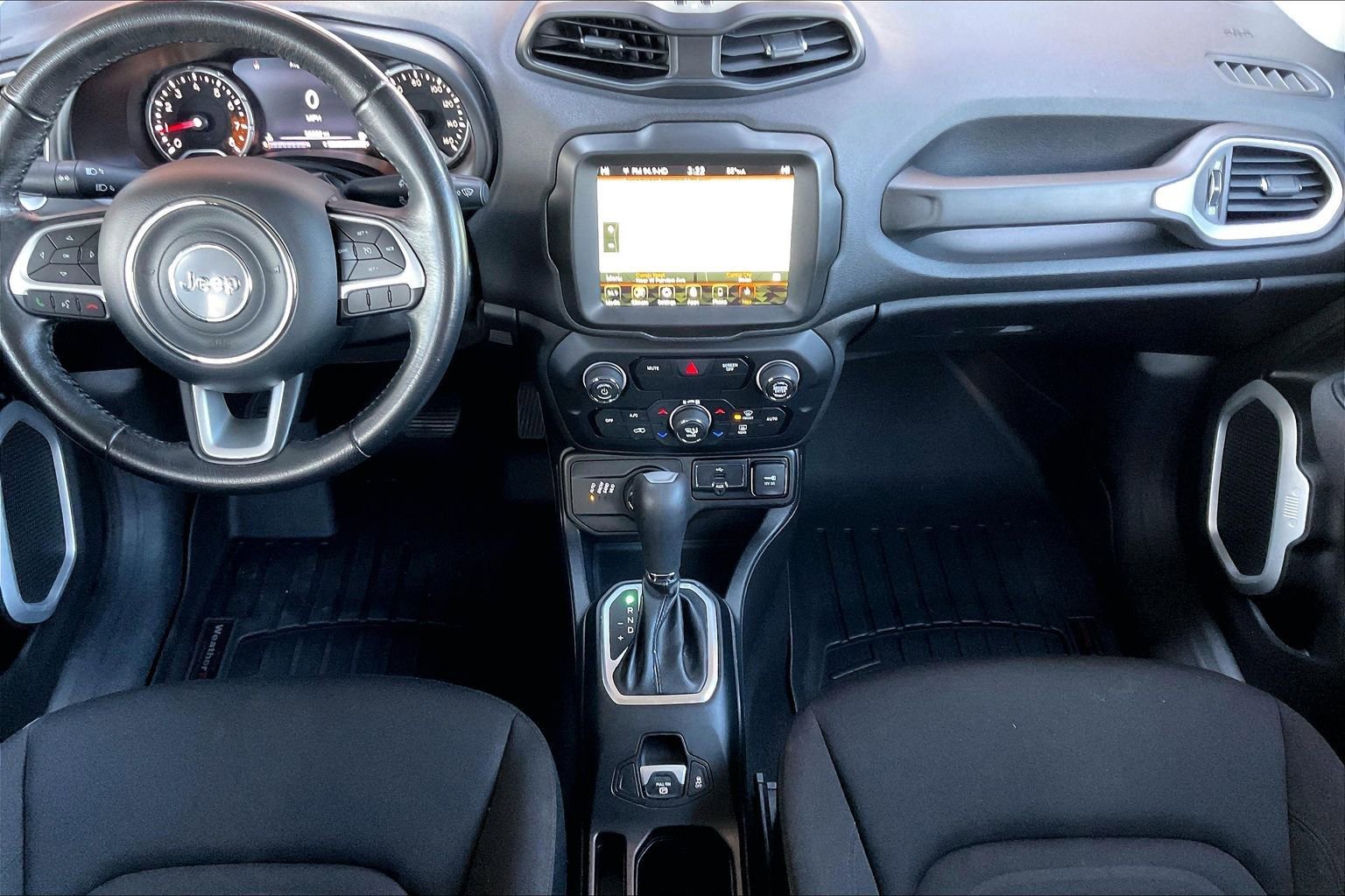 Used 2018 Jeep Renegade Latitude w/ UConnect 8.4 Nav Group image 7