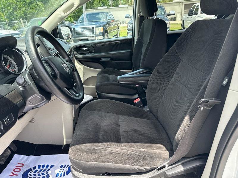 Used 2018 Dodge Grand Caravan SE w/ UConnect Hands-Free Group FWD image 10