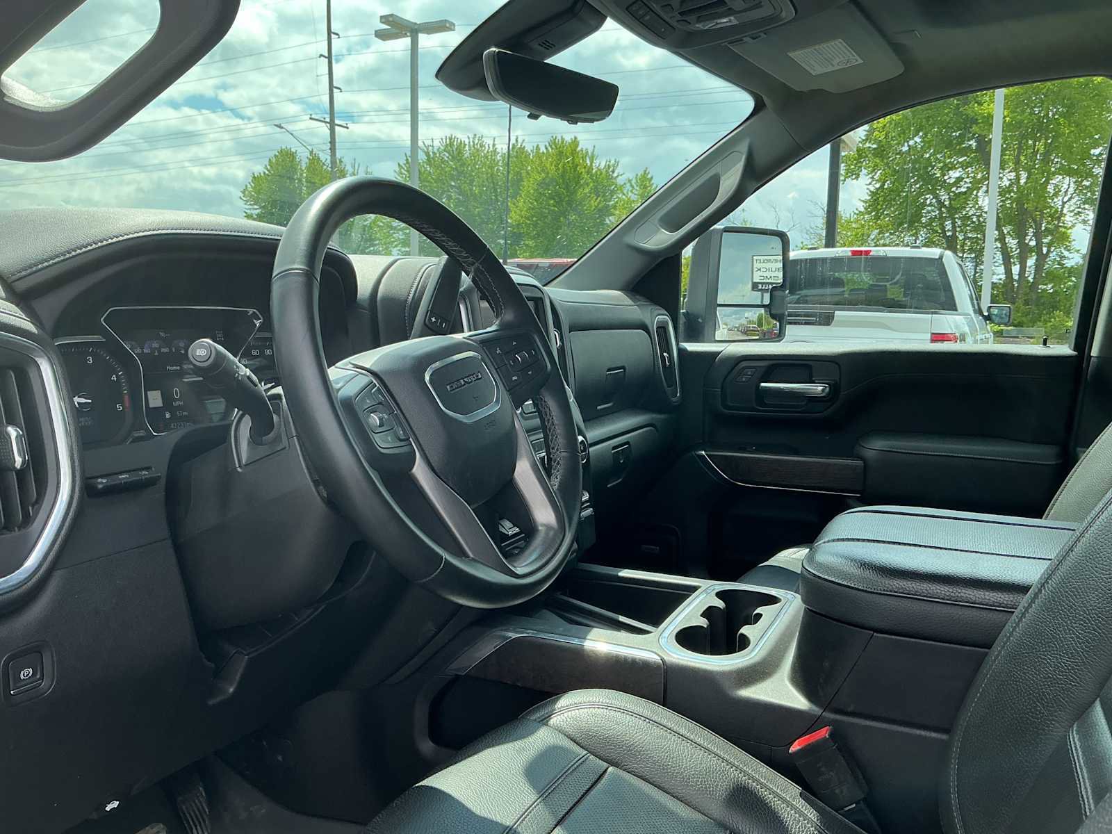 Used 2023 GMC Sierra 2500 Denali w/ Denali Ultimate Package AWD/4WD image 17