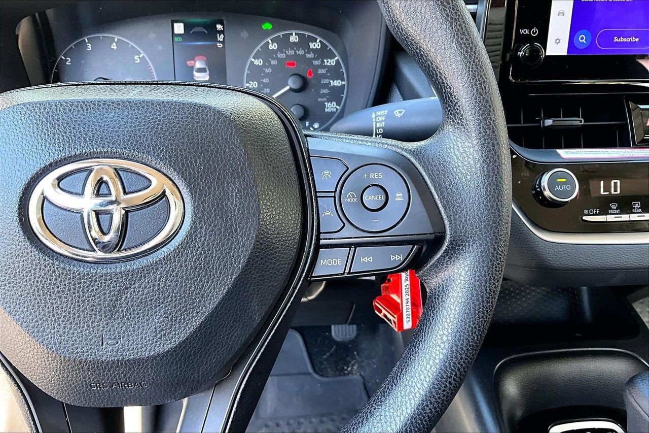 Used 2025 Toyota Corolla LE image 11