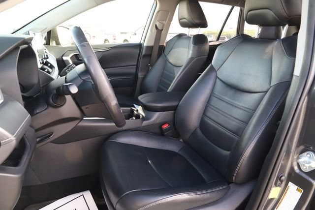 Used 2019 Toyota RAV4 XLE Premium w/ Cold Weather Package AWD/4WD image 13