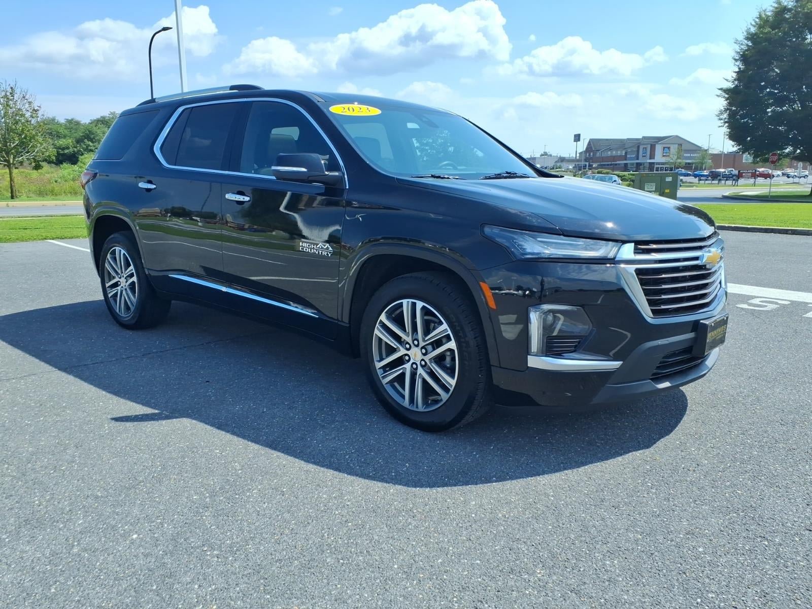 Certified 2023 Chevrolet Traverse High Country AWD/4WD image 3