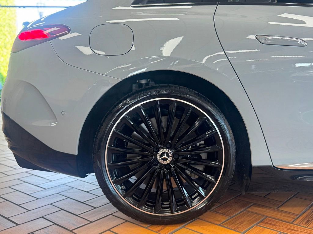 Used 2023 Mercedes-Benz EQE 500 4MATIC Sedan image 17