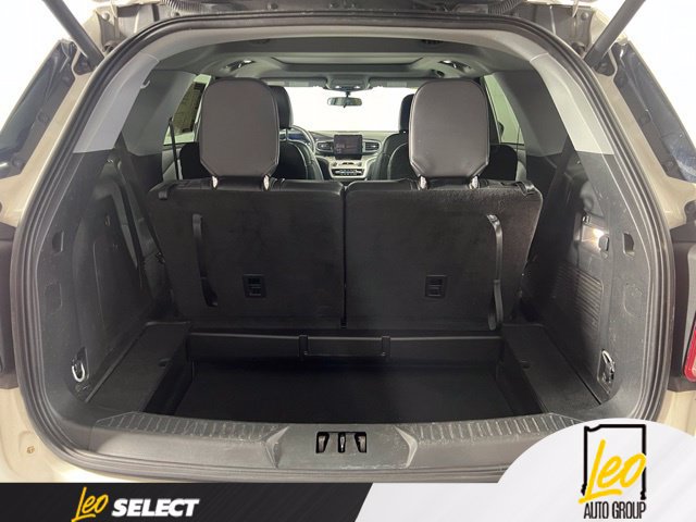 Used 2023 Ford Explorer XLT w/ Equipment Group 202A AWD/4WD image 18