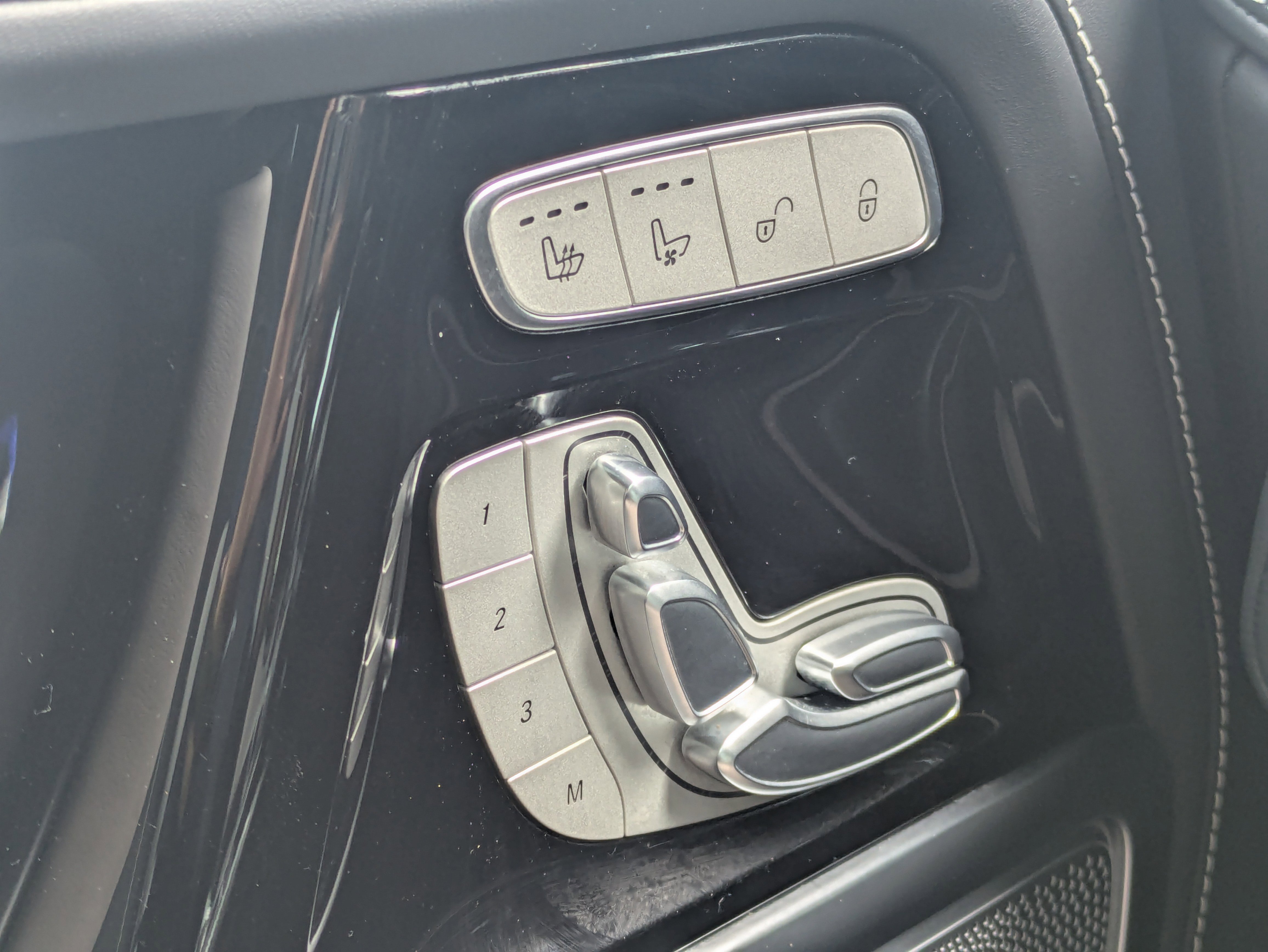 Used 2025 Mercedes-Benz G 63 AMG 4MATIC image 23